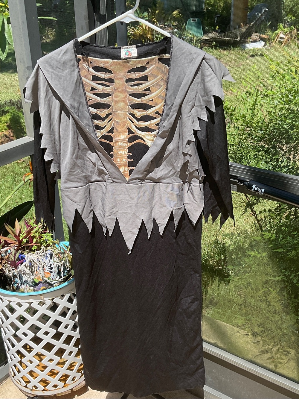 Disguise Black and Gray Ragged Hooded Skeleton zombie Kids Costume size 7-10